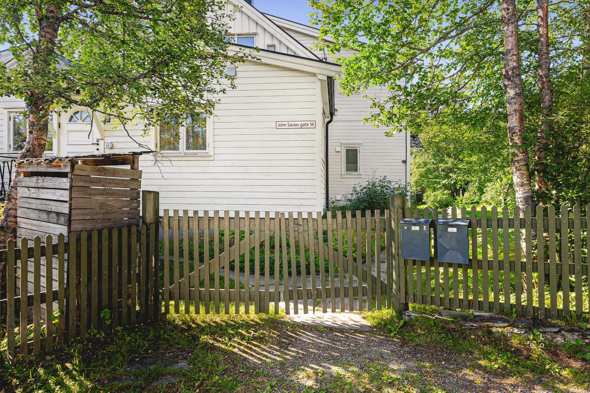 Historical Villa & Green Sanctuary In City Center Tromsø Exteriör bild